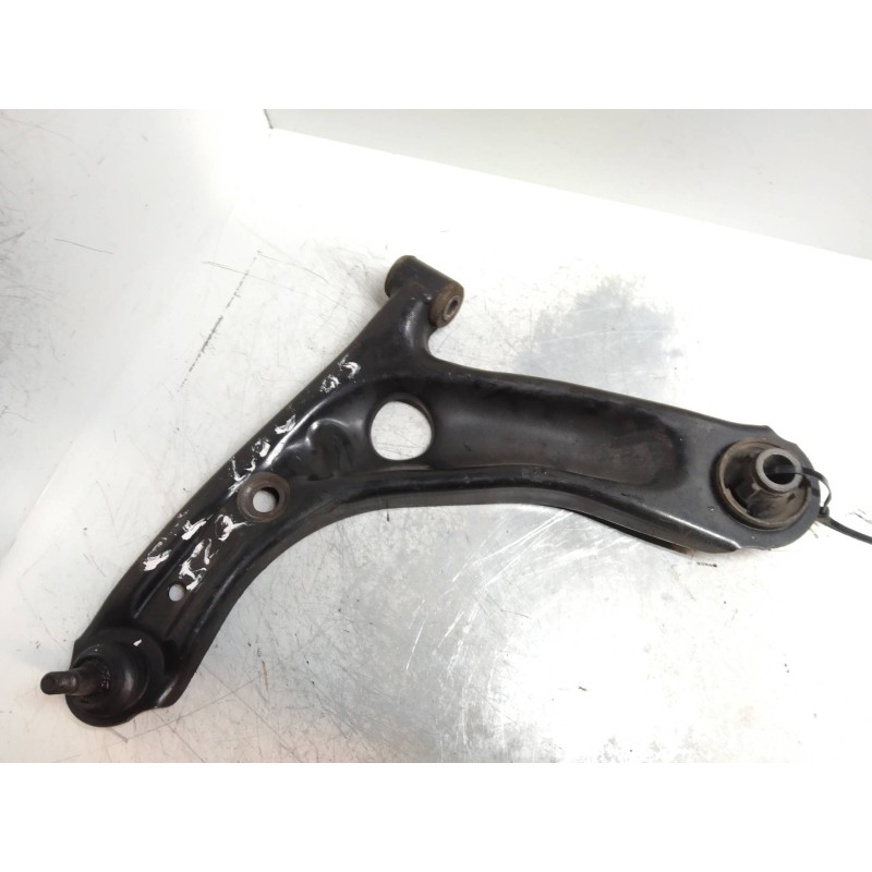 Recambio de brazo suspension inferior delantero izquierdo para citroen c1 1.0 cat (384f) referencia OEM IAM   
