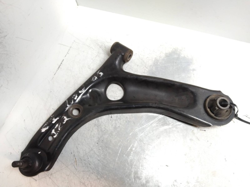 Recambio de brazo suspension inferior delantero izquierdo para citroen c1 1.0 cat (384f) referencia OEM IAM   