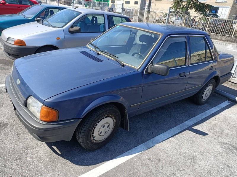 ford orion del año 1987