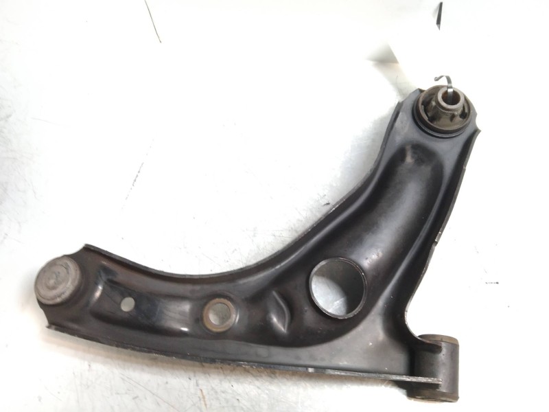 Recambio de brazo suspension inferior delantero izquierdo para citroen c1 1.0 cat (384f) referencia OEM IAM   