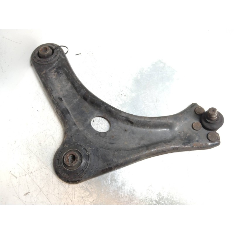 Recambio de brazo suspension inferior delantero izquierdo para citroen c3 1.4 hdi sx plus referencia OEM IAM   