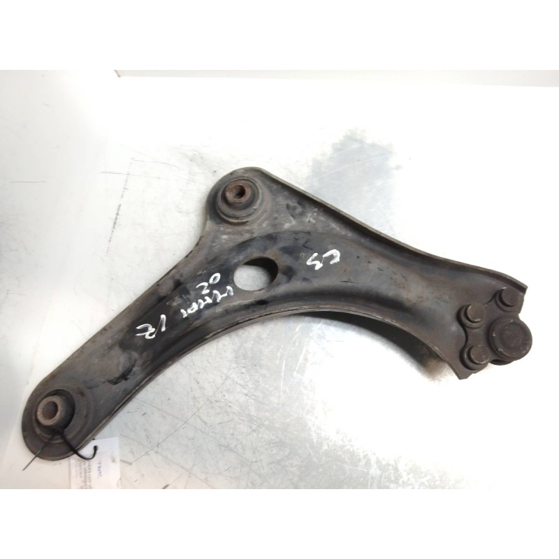 Recambio de brazo suspension inferior delantero izquierdo para citroen c3 1.4 hdi sx plus referencia OEM IAM   