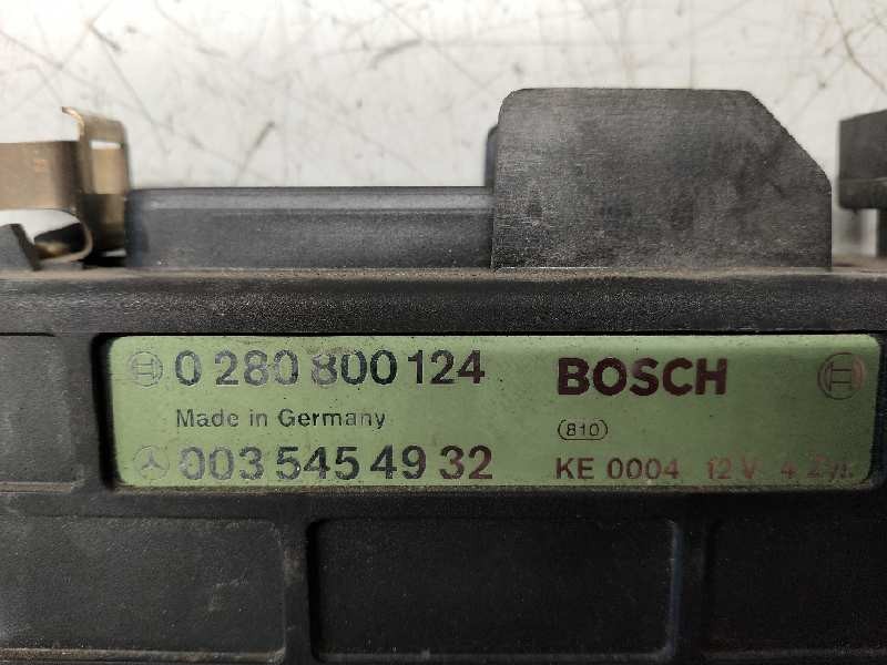 Recambio de centralita motor uce para mercedes clase c (w201) berlina e 190 (201.024) referencia OEM IAM 0280800124 0035454932 