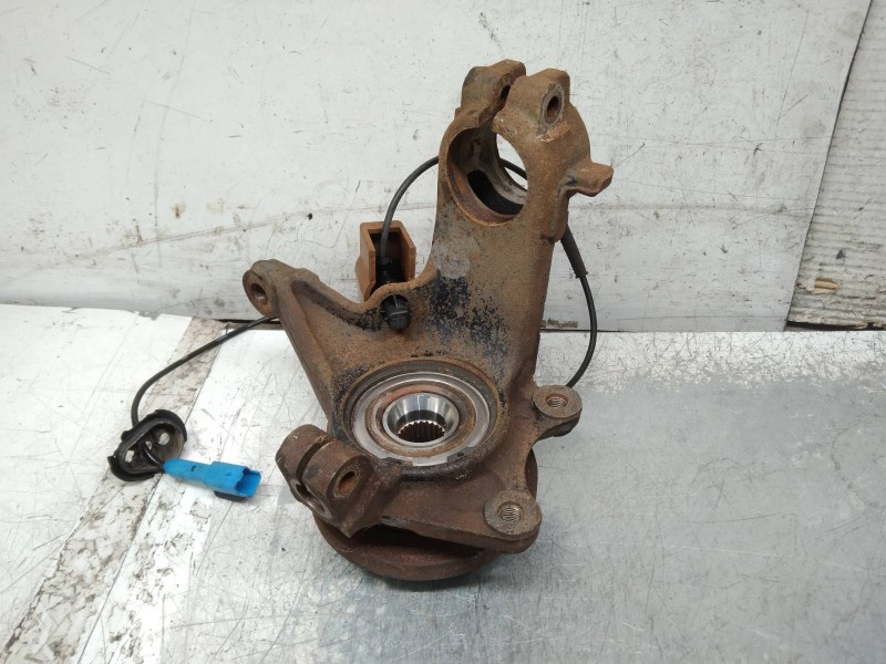 Recambio de mangueta delantera izquierda para peugeot 206 berlina gti referencia OEM IAM   