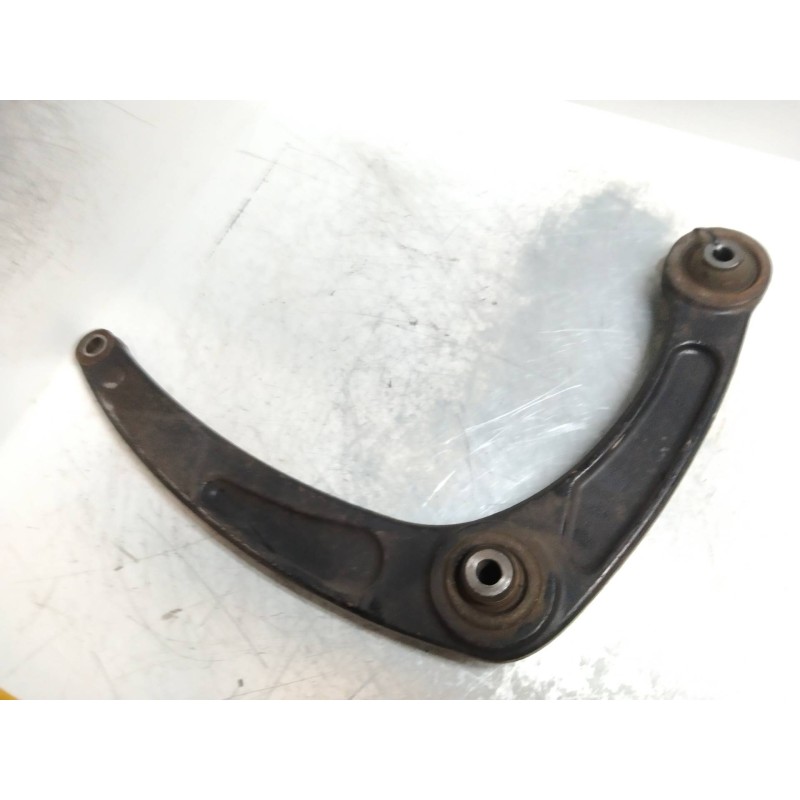 Recambio de brazo suspension inferior delantero izquierdo para citroen c4 berlina collection referencia OEM IAM   