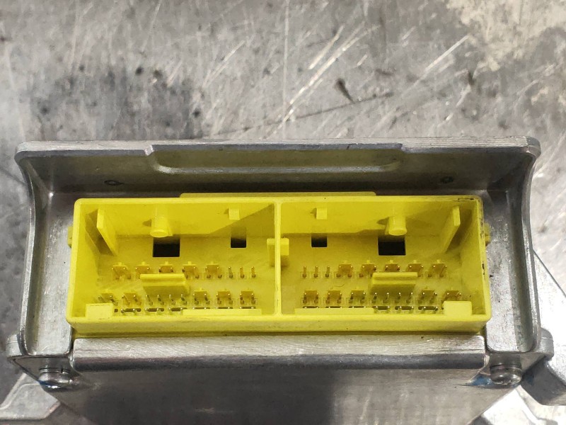 Recambio de centralita airbag para honda jazz (ge) 1.2 cat referencia OEM IAM 77960TF0E832M3  