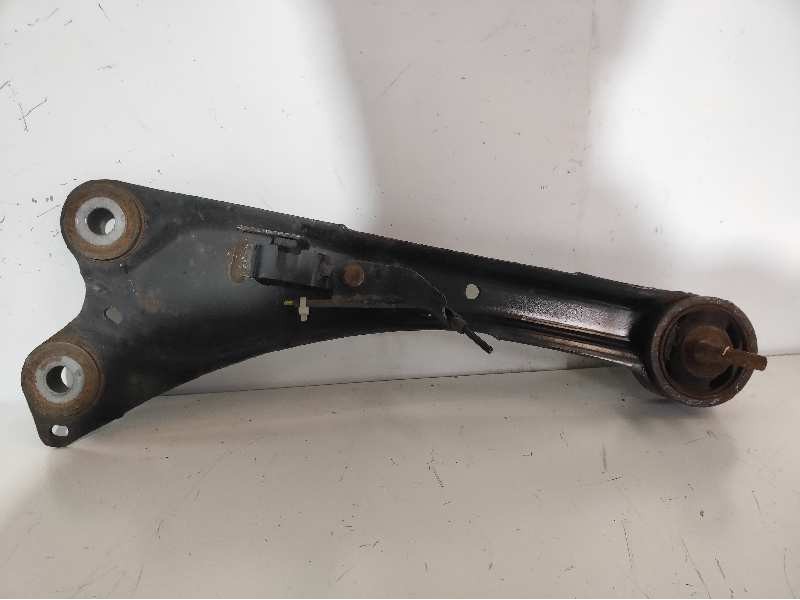 Recambio de tirante trasero derecho para toyota avensis (t27) premium referencia OEM IAM   