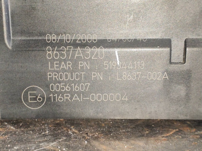 Recambio de caja reles / fusibles para citroen c-crosser exclusive referencia OEM IAM 8637A320 519344113 