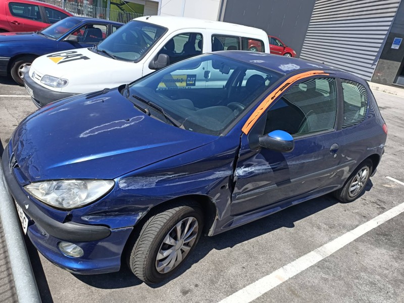 peugeot 206 berlina del año 2001