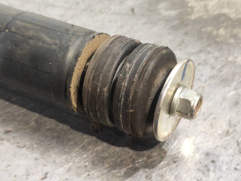 Recambio de amortiguador trasero derecho para honda jazz (ge) 1.2 cat referencia OEM IAM 52610TF0G220M1  