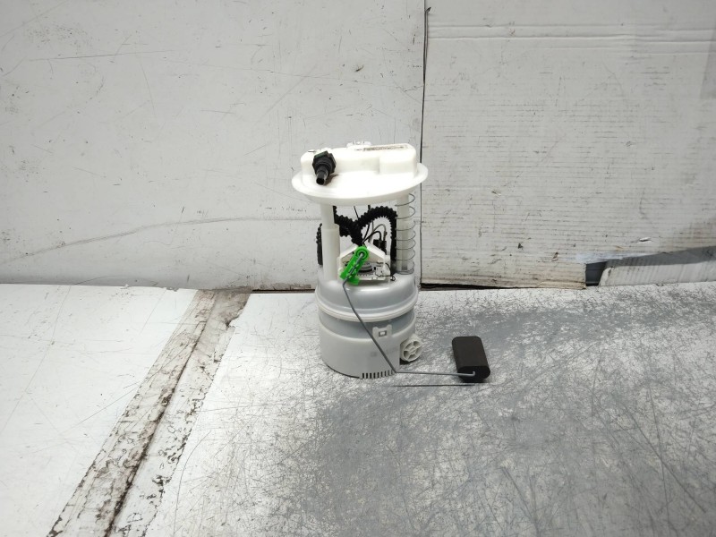 Recambio de bomba combustible para renault clio grandtour exception referencia OEM IAM 8200727740 0974685990201 