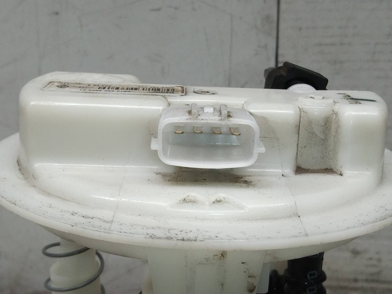 Recambio de bomba combustible para renault clio grandtour exception referencia OEM IAM 8200727740 0974685990201 