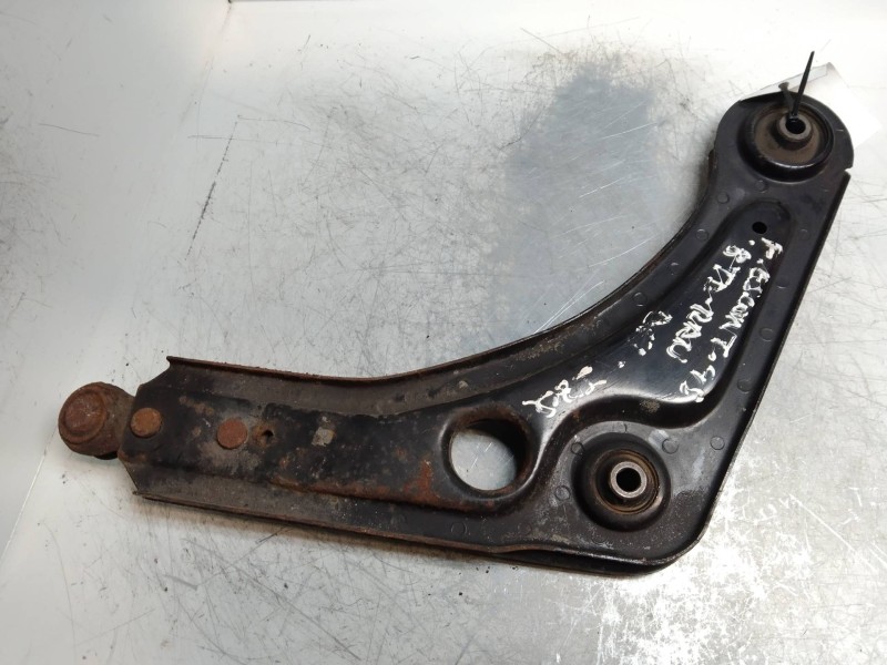Recambio de brazo suspension inferior delantero izquierdo para ford escort berl./turnier 1.8 turbodiesel cat referencia OEM IAM 