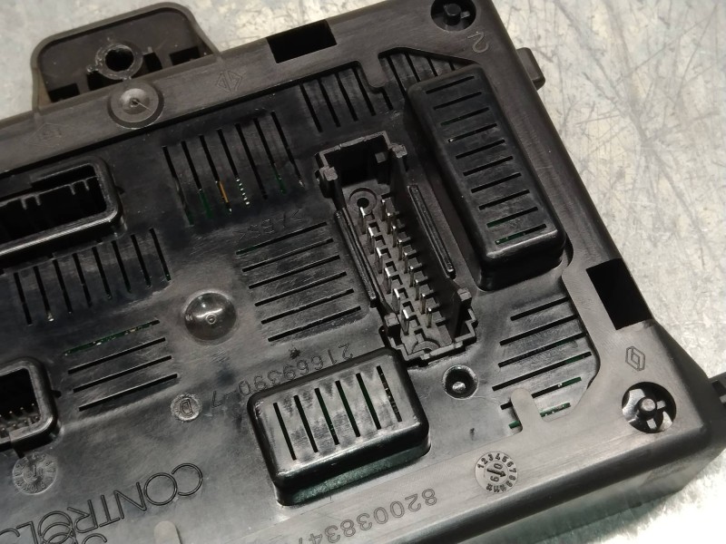 Recambio de caja reles / fusibles para renault clio grandtour exception referencia OEM IAM 8201054129 20083091 00028597 BCML2CR