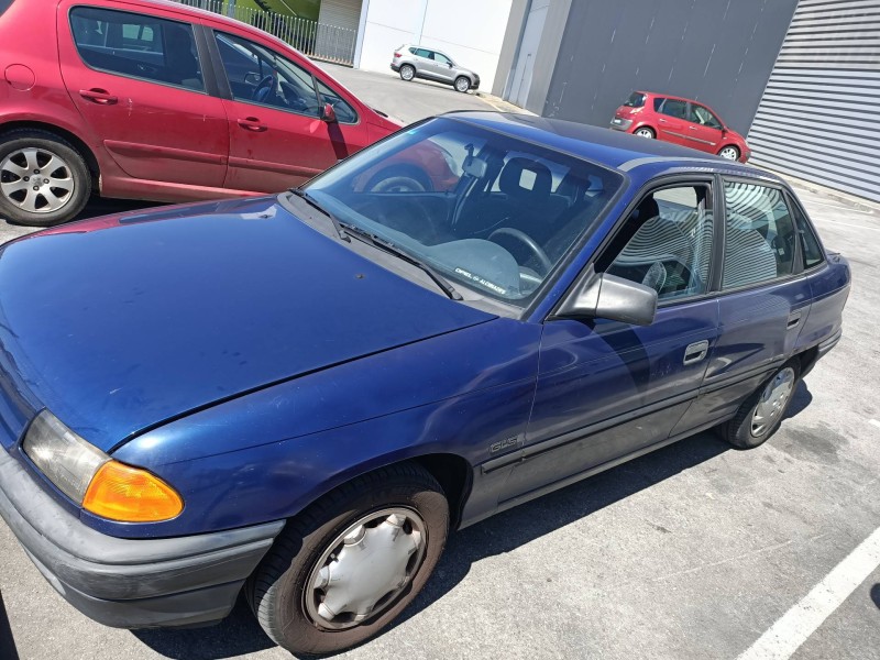 opel astra f berlina del año 1992