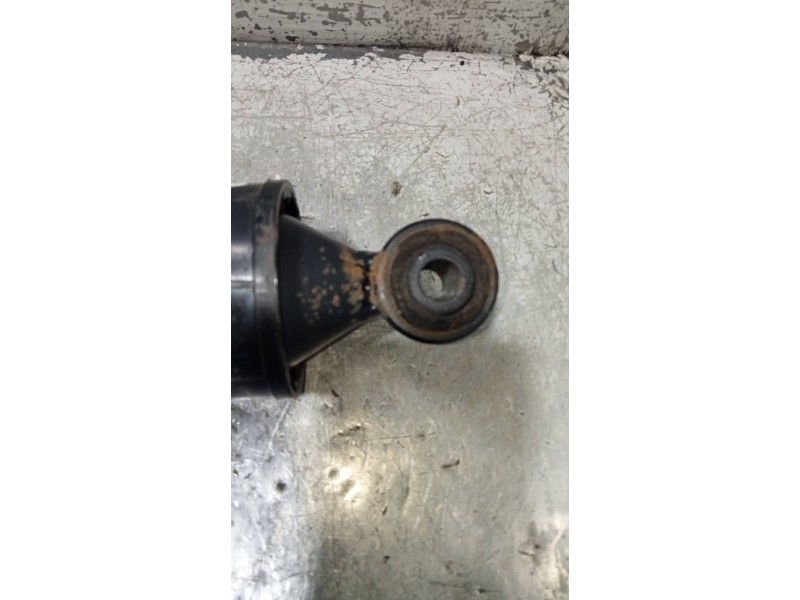 Recambio de amortiguador trasero derecho para ford fiesta courier familiar referencia OEM IAM   