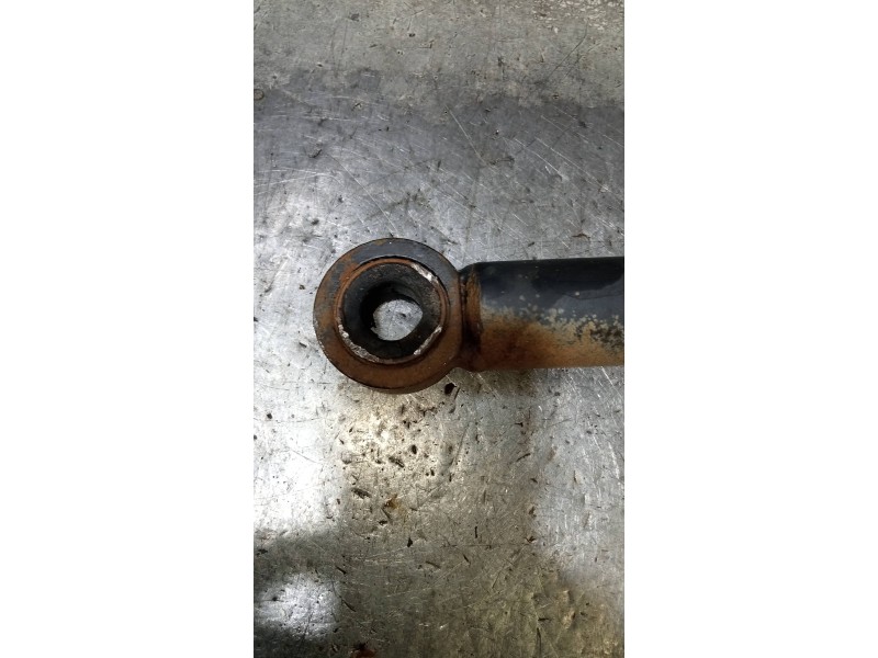 Recambio de amortiguador trasero derecho para ford fiesta courier familiar referencia OEM IAM   