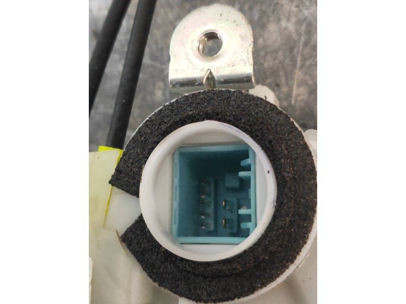 Recambio de motor cierre centralizado trasero derecho para honda civic lim.4 (fd) 1.8 es referencia OEM IAM 72611SMGG0  