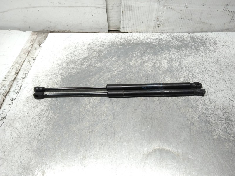 Recambio de amortiguadores maletero / porton para renault clio grandtour exception referencia OEM IAM 8200583852  580N
