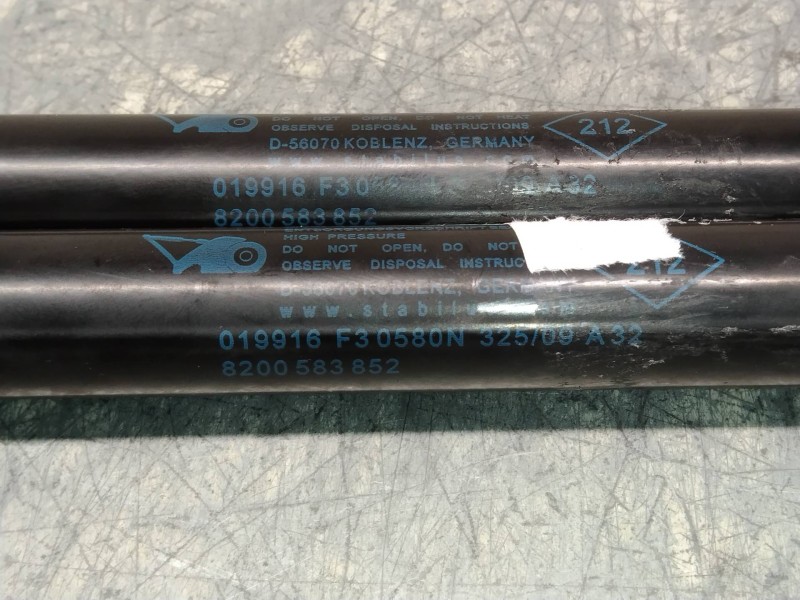Recambio de amortiguadores maletero / porton para renault clio grandtour exception referencia OEM IAM 8200583852  580N