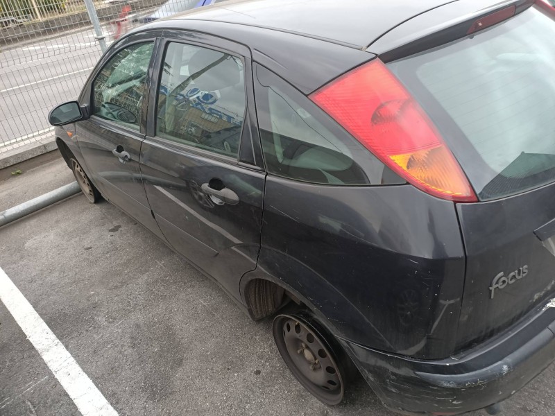 ford focus berlina (cak) del año 2001