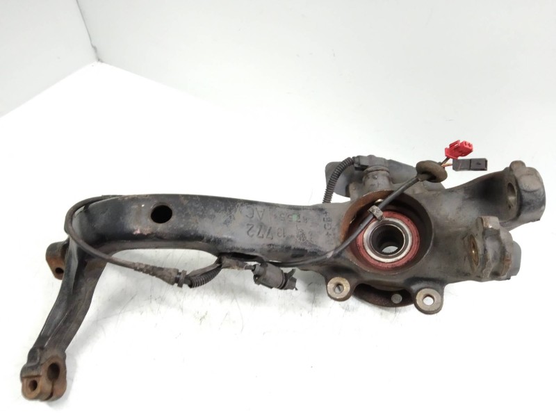 Recambio de mangueta delantera izquierda para audi a4 berlina (b5) 1.8 t referencia OEM IAM    Recambio de mangueta delantera izquierda para audi a4 berlina (b5) 1.8 t referencia OEM IAM