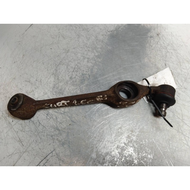Recambio de brazo suspension inferior delantero izquierdo para ford escort berl./turn./cab./express 1.6 referencia OEM IAM   
