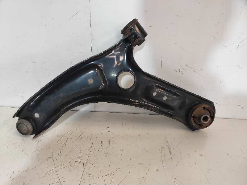 Recambio de brazo suspension inferior delantero derecho para hyundai i20 classic referencia OEM IAM   