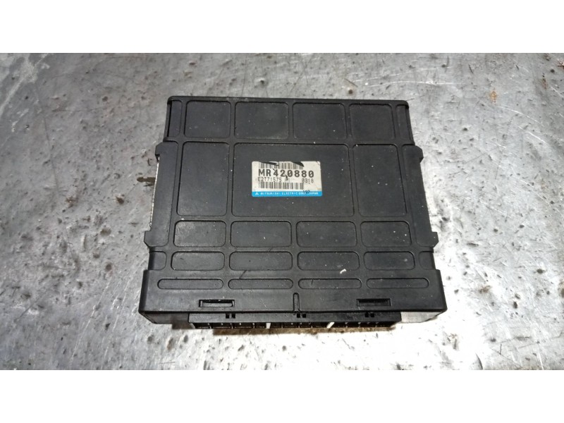 Recambio de centralita motor uce para mitsubishi montero pinin (h60/h70) 2000 gdi (3-ptas.) referencia OEM IAM MR420880 E2T71575