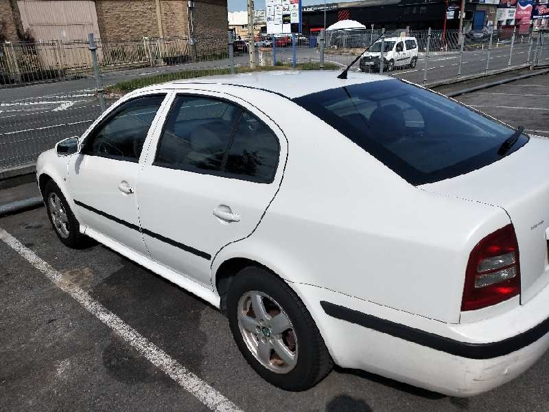 skoda octavia berlina (1u2) del año 2007