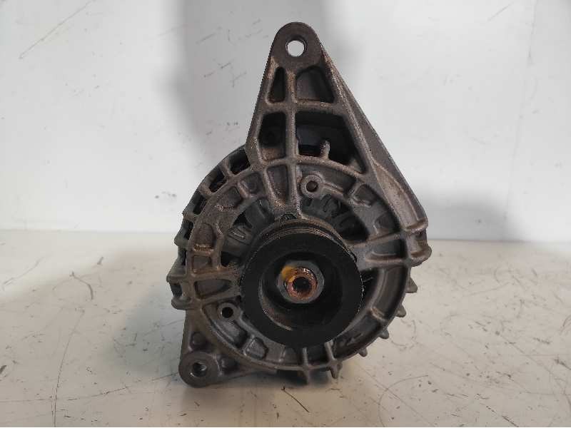 Recambio de alternador para mercedes clase cla (w117) referencia OEM IAM A0009063322  