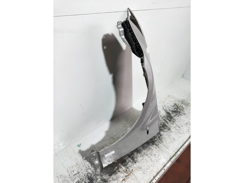 Recambio de aleta delantera izquierda para lexus is200 (ds2/is2) 220d referencia OEM IAM   