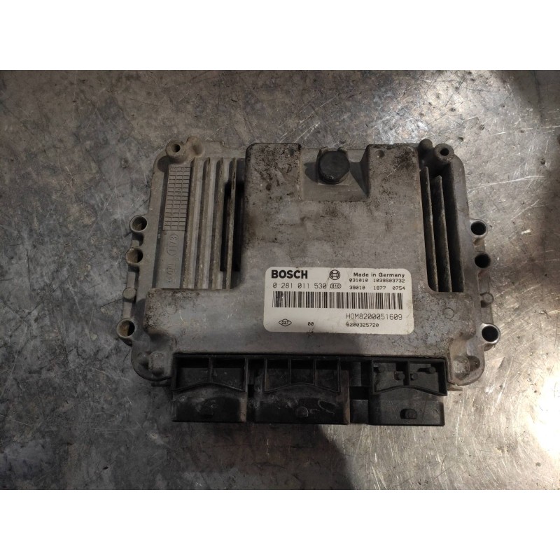 Recambio de centralita motor uce para renault trafic caja cerrada (ab 4.01) doble cabina l1h1 2,7t referencia OEM IAM 0281011530