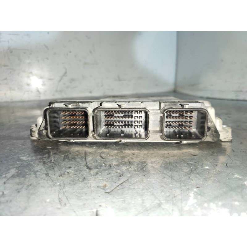 Recambio de centralita motor uce para renault trafic caja cerrada (ab 4.01) doble cabina l1h1 2,7t referencia OEM IAM 0281011530