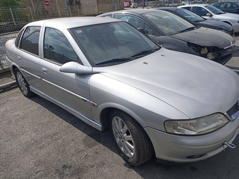 opel vectra b berlina del año 2001