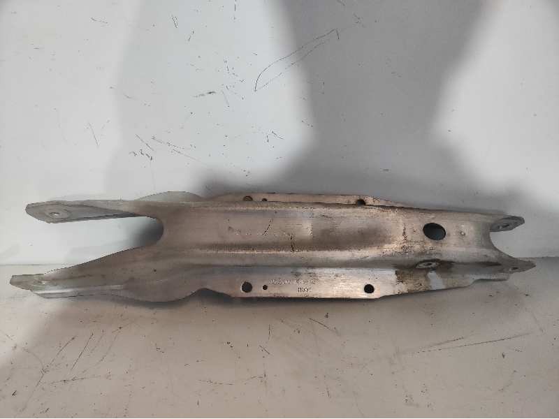 Recambio de brazo suspension inferior trasero izquierdo para mercedes clase cla (w117) referencia OEM IAM A2463520202 2463520202