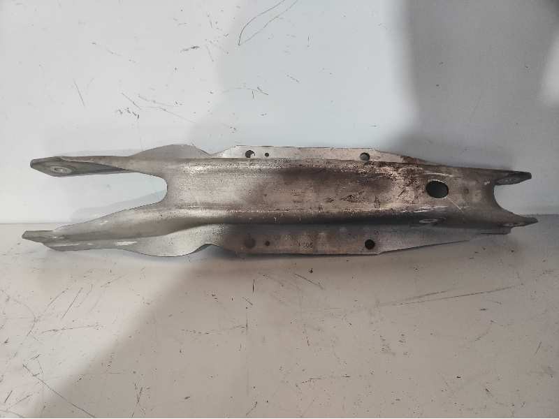 Recambio de brazo suspension inferior trasero derecho para mercedes clase cla (w117) referencia OEM IAM A2463520202 2463520202 