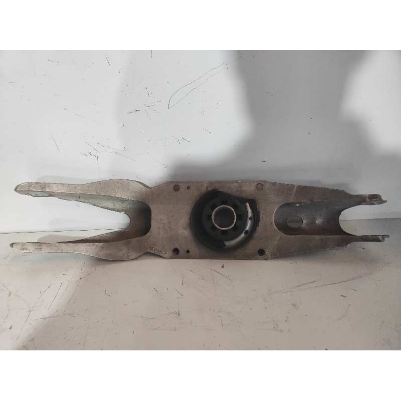 Recambio de brazo suspension inferior trasero derecho para mercedes clase cla (w117) referencia OEM IAM A2463520202 2463520202 
