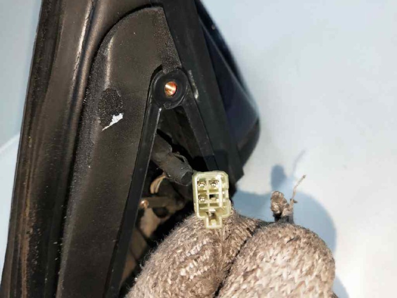 Recambio de retrovisor derecho para kia sephia ll ls referencia OEM IAM   ELECTRICO