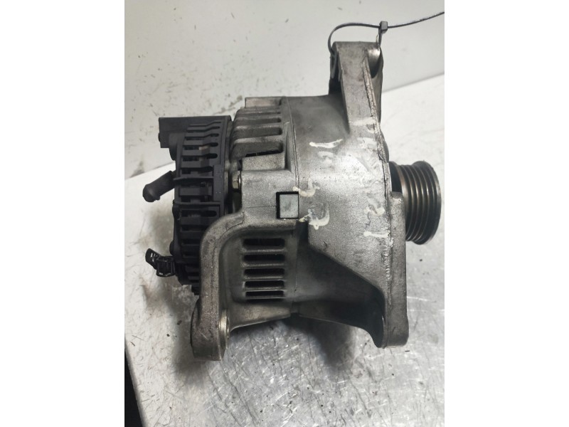 Recambio de alternador para volkswagen passat variant (3b5) comfortline referencia OEM IAM    Recambio de alternador para volkswagen passat variant (3b5) comfortline referencia OEM IAM