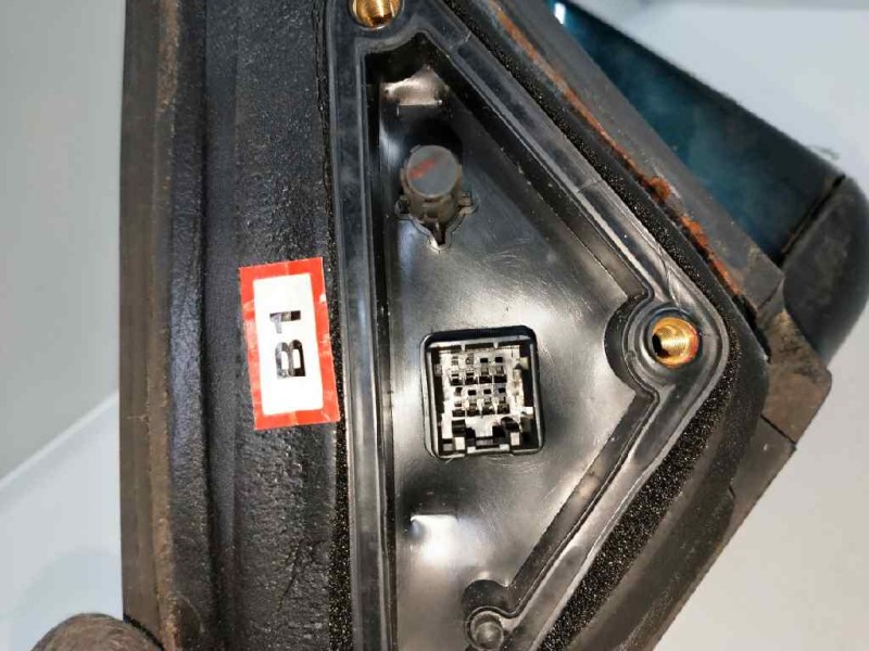 Recambio de retrovisor derecho para kia sephia ll referencia OEM IAM   ELECTRICO