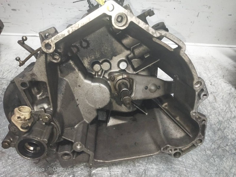 Recambio de caja cambios para peugeot 205 berlina 205 gl referencia OEM IAM 2MB32 002014 