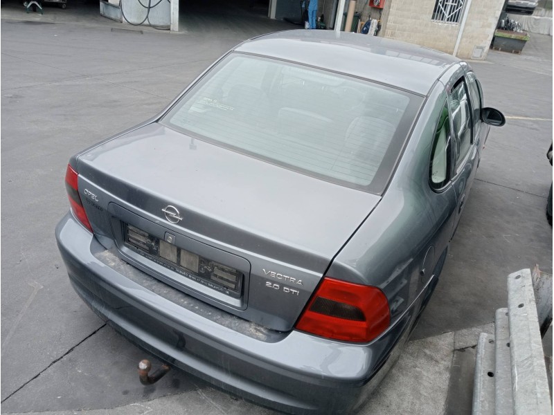 opel vectra b berlina del año 2001