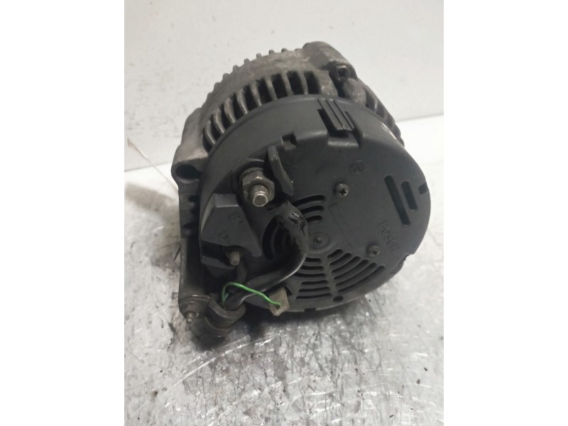 Recambio de alternador para volkswagen polo (9n1) soho referencia OEM IAM 0123320033  