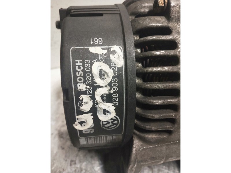 Recambio de alternador para volkswagen polo (9n1) soho referencia OEM IAM 0123320033  