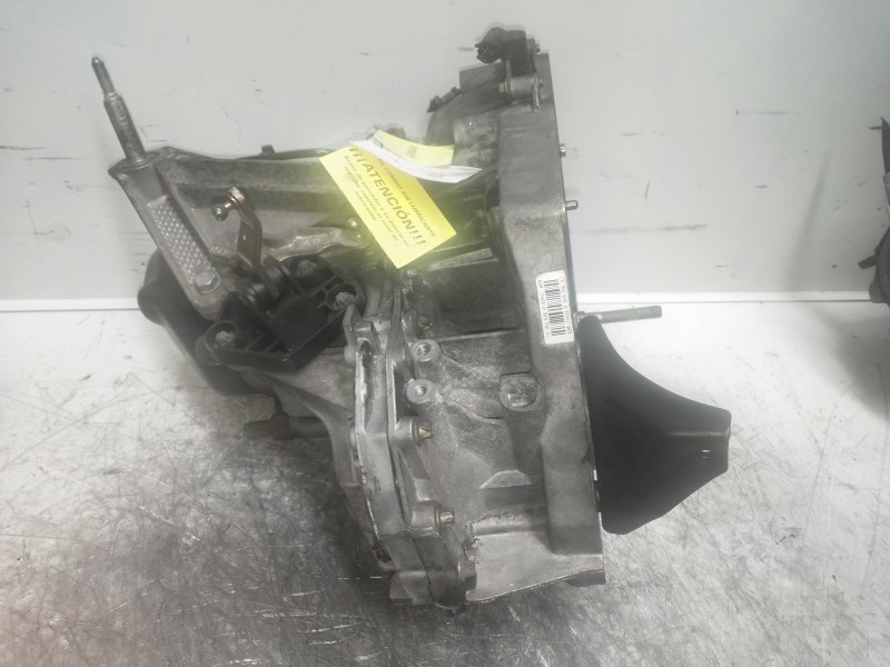 Recambio de caja cambios para renault megane ii berlina 3p 1.5 dci diesel referencia OEM IAM JR5102 A017878 