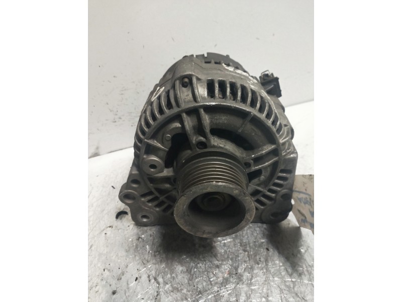 Recambio de alternador para volkswagen polo classic (6v2) trendline referencia OEM IAM 0123310001  