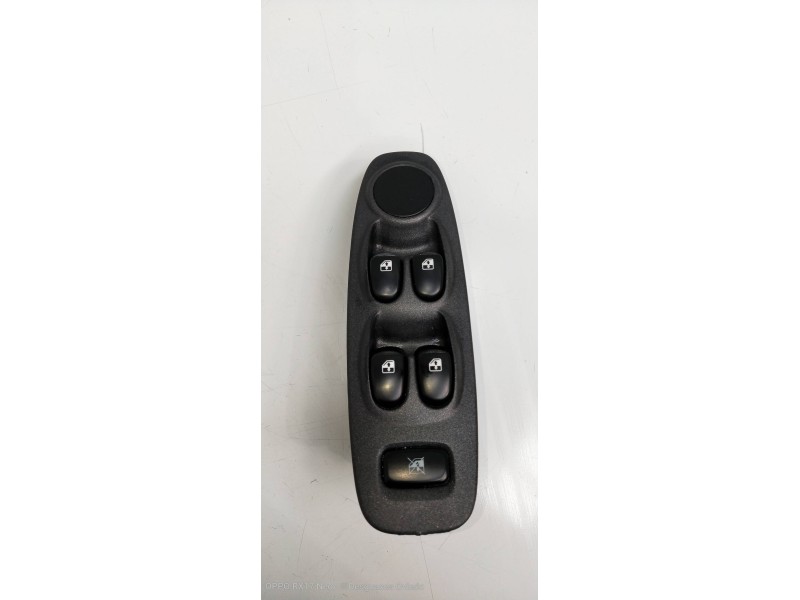Recambio de mando elevalunas delantero izquierdo para hyundai accent (lc) crdi gl referencia OEM IAM   