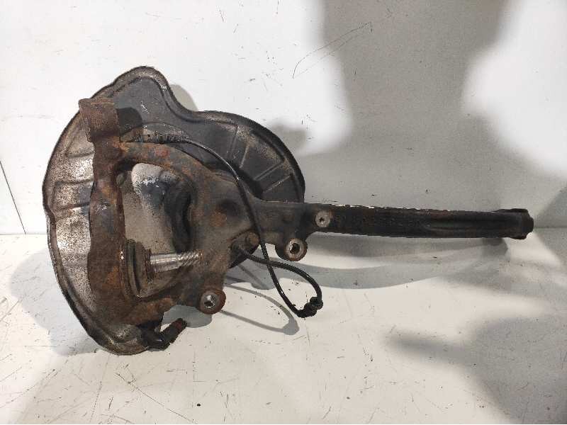 Recambio de mangueta delantera derecha para chrysler 300 c 3.5 referencia OEM IAM   