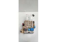 Recambio de caja reles / fusibles para toyota yaris (ksp9/scp9/nlp9) luna referencia OEM IAM 8273052700  